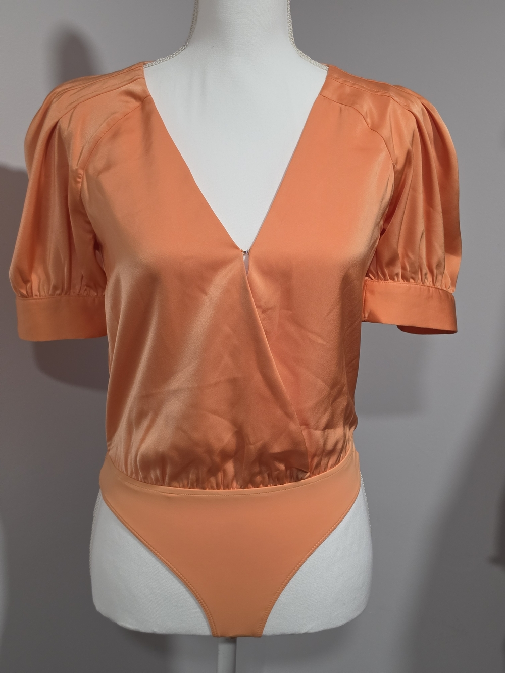 Adelyn Rae Mae Pleated Orange Puff-Sleeve Bodysuit Women's Size XS